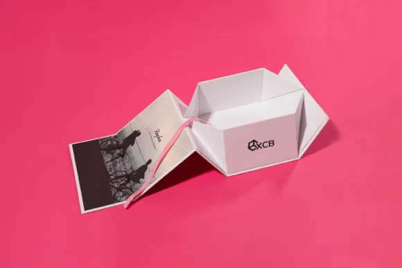 Collapsible Magnetic Closure